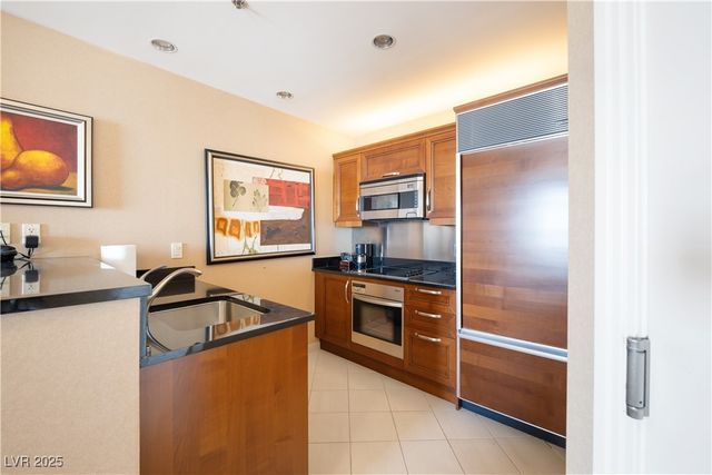 135 East Harmon Avenue 3014, Las Vegas, NV 89109