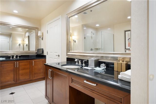 135 East Harmon Avenue 3014, Las Vegas, NV 89109