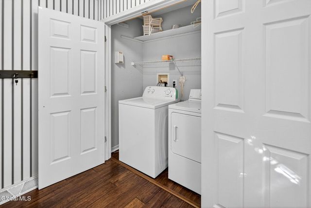 31 Torrey pines, Clifton Park, NY 12065