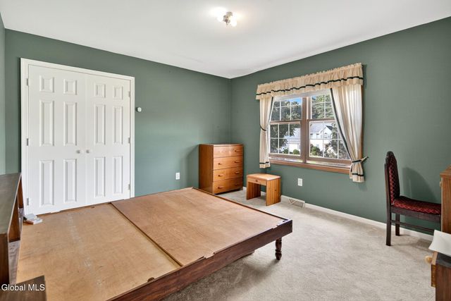 31 Torrey pines, Clifton Park, NY 12065