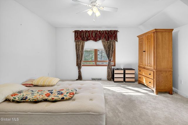 31 Torrey pines, Clifton Park, NY 12065