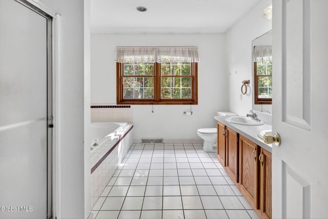 31 Torrey pines, Clifton Park, NY 12065