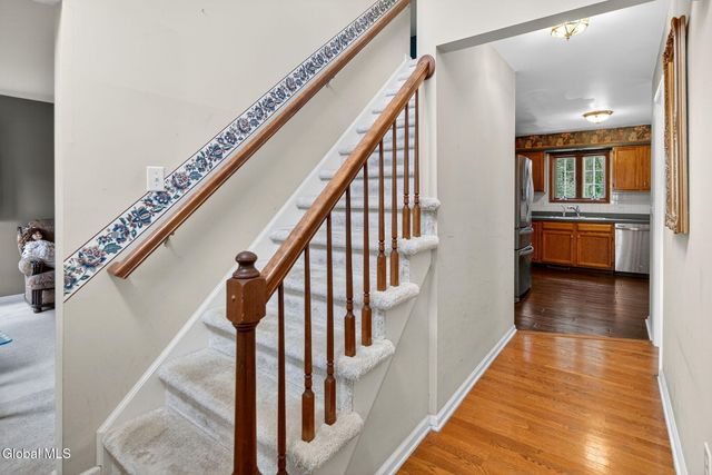 31 Torrey pines, Clifton Park, NY 12065