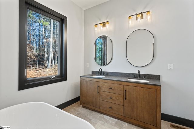 940 Coachmans Trail, West Union, SC 29696