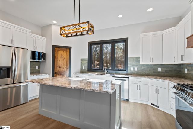 940 Coachmans Trail, West Union, SC 29696