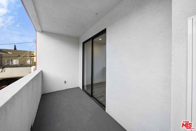 5612 Lexington Avenue 203, Los Angeles, CA 90038