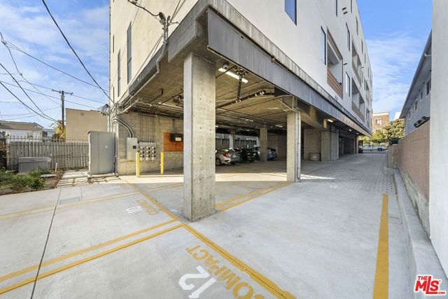 5612 Lexington Avenue 203, Los Angeles, CA 90038