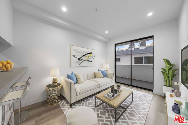 5612 Lexington Avenue 203, Los Angeles, CA 90038