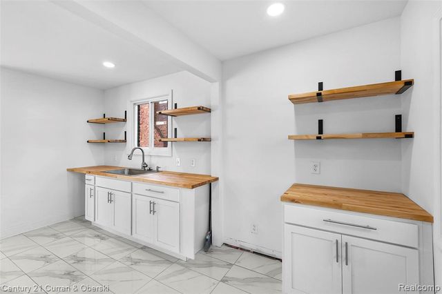 16177 Birwood Street, Detroit, MI 48221