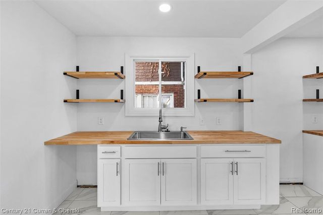 16177 Birwood Street, Detroit, MI 48221