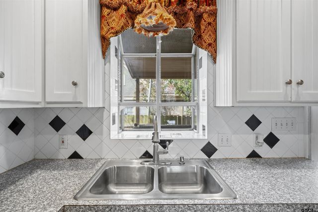 315 Mockingbird Ln., Tyler, TX 75701