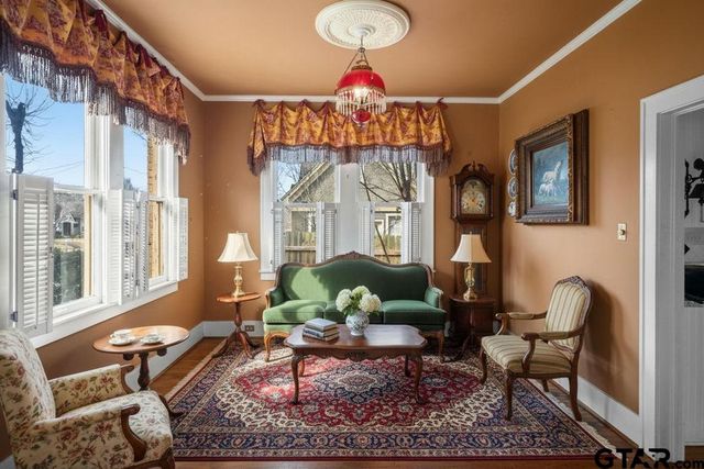 315 Mockingbird Ln., Tyler, TX 75701