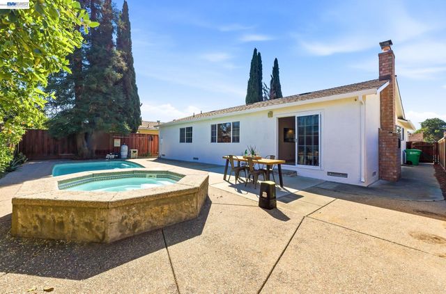 2446 Bing Pl, Union City, CA 94587