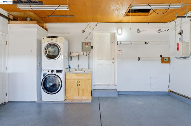 2446 Bing Pl, Union City, CA 94587