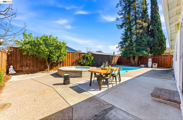 2446 Bing Pl, Union City, CA 94587