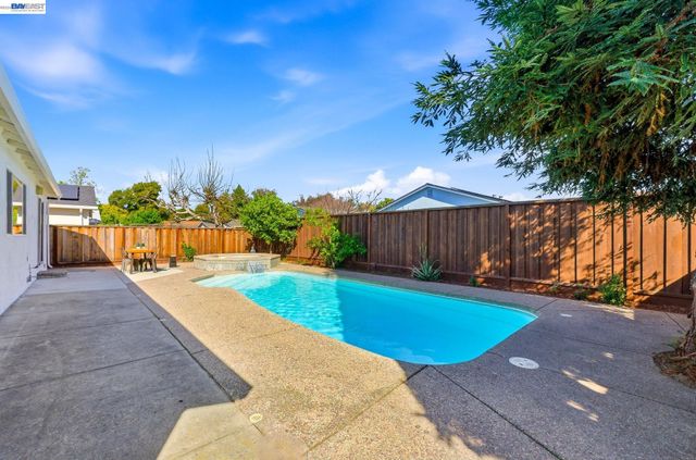 2446 Bing Pl, Union City, CA 94587