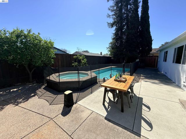 2446 Bing Pl, Union City, CA 94587