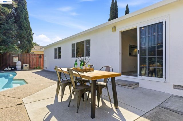 2446 Bing Pl, Union City, CA 94587
