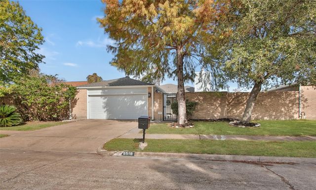 8518 Furlong Lane, Houston, TX 77071