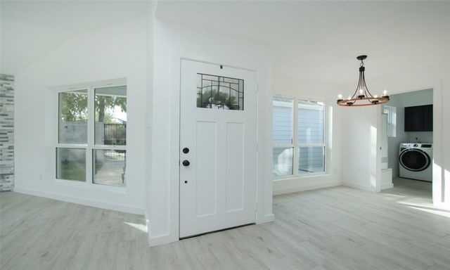 8518 Furlong Lane, Houston, TX 77071