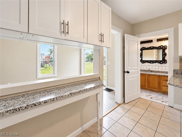 402 Hall Avenue, Barberton, OH 44203