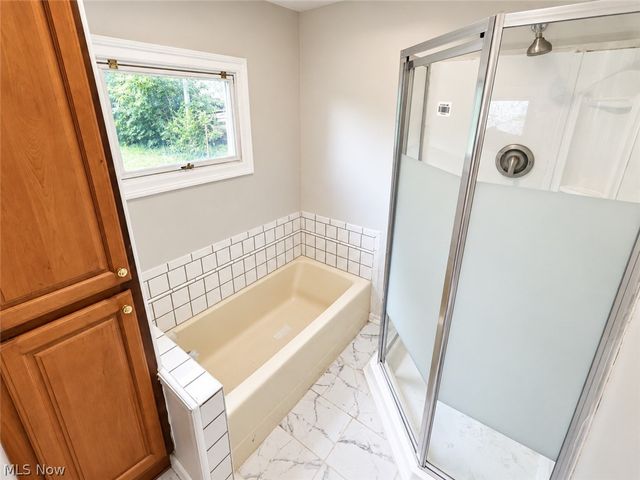 402 Hall Avenue, Barberton, OH 44203