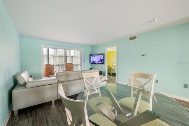 116 VISTA HERMOSA CIRCLE 204C, Sarasota, FL 34242