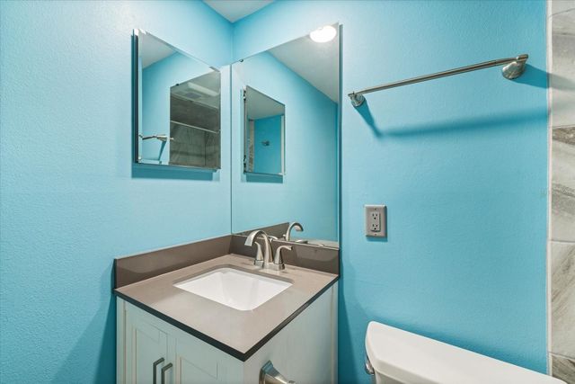 116 VISTA HERMOSA CIRCLE 204C, Sarasota, FL 34242