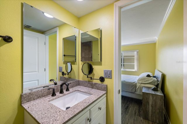 116 VISTA HERMOSA CIRCLE 204C, Sarasota, FL 34242
