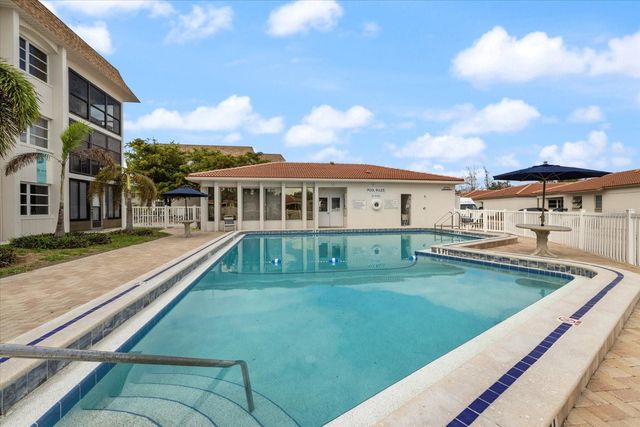 116 VISTA HERMOSA CIRCLE 204C, Sarasota, FL 34242