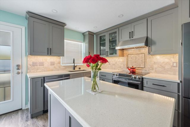 116 VISTA HERMOSA CIRCLE 204C, Sarasota, FL 34242