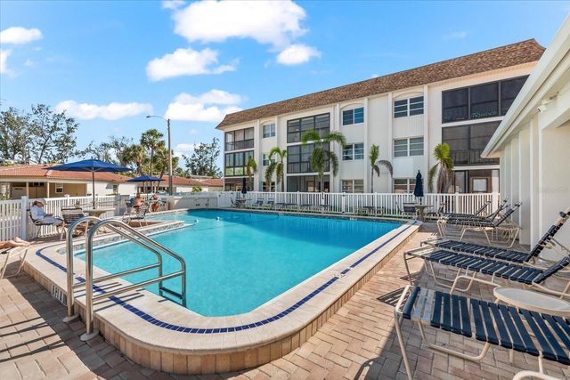 116 VISTA HERMOSA CIRCLE 204C, Sarasota, FL 34242