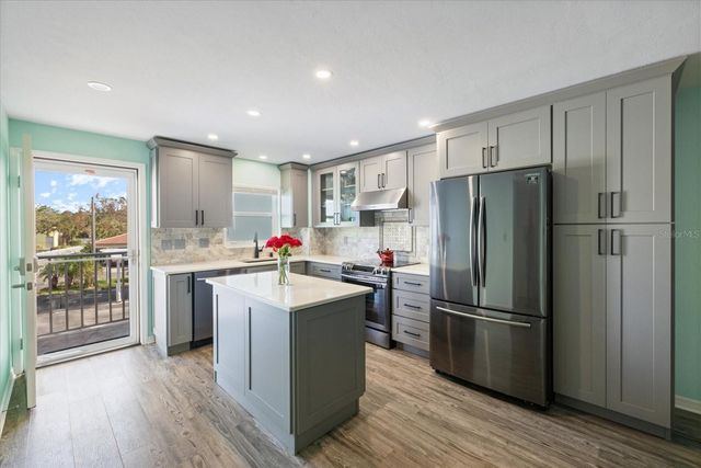116 VISTA HERMOSA CIRCLE 204C, Sarasota, FL 34242