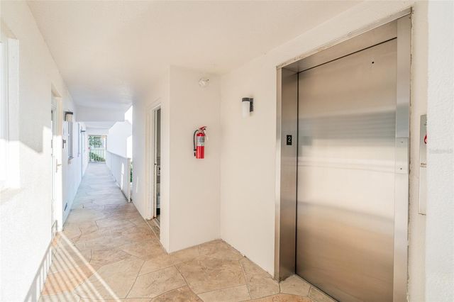 116 VISTA HERMOSA CIRCLE 204C, Sarasota, FL 34242