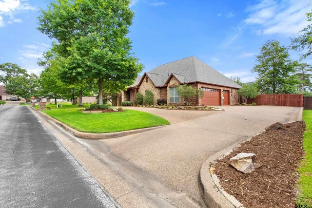 2318 Kingsmill Cir., Tyler, TX 75703