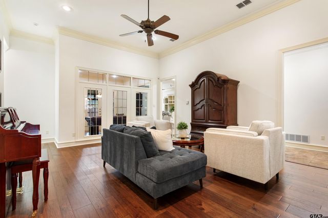2318 Kingsmill Cir., Tyler, TX 75703