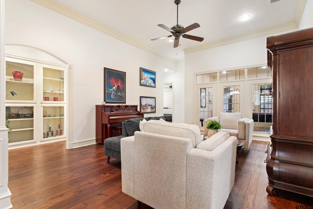 2318 Kingsmill Cir., Tyler, TX 75703