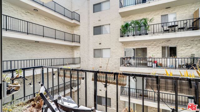 1115 S Elm Drive 415, Los Angeles, CA 90035