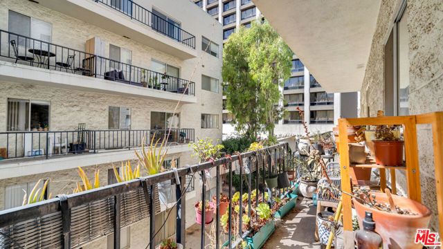 1115 S Elm Drive 415, Los Angeles, CA 90035