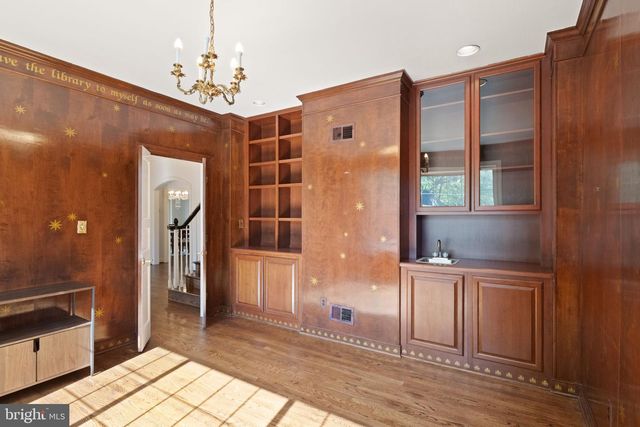 4015 N RANDOLPH ST, Arlington, VA 22207