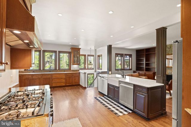 4015 N RANDOLPH ST, Arlington, VA 22207