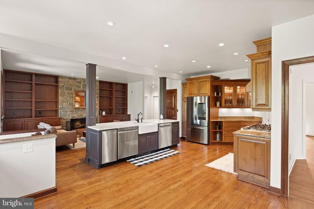 4015 N RANDOLPH ST, Arlington, VA 22207
