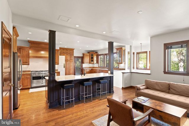 4015 N RANDOLPH ST, Arlington, VA 22207