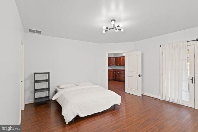 4015 N RANDOLPH ST, Arlington, VA 22207