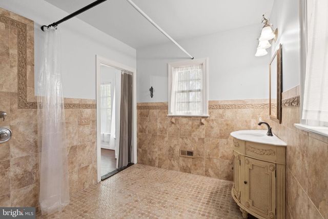 4015 N RANDOLPH ST, Arlington, VA 22207