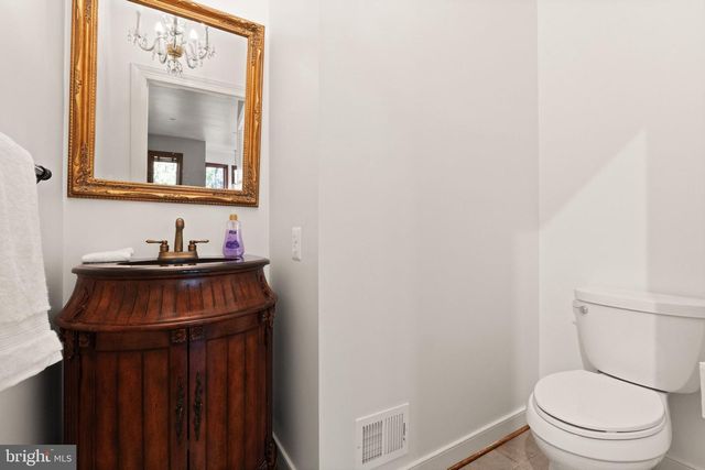 4015 N RANDOLPH ST, Arlington, VA 22207