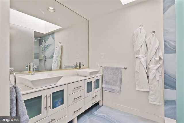 4015 N RANDOLPH ST, Arlington, VA 22207