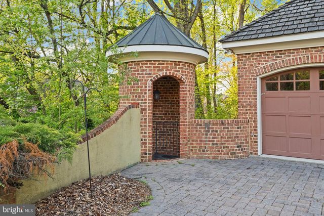 4015 N RANDOLPH ST, Arlington, VA 22207