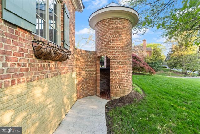 4015 N RANDOLPH ST, Arlington, VA 22207