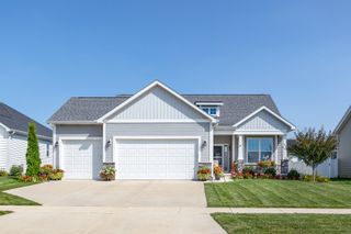 6838 Faiths Way, Bettendorf, IA 52722